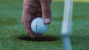 Serenity on the Greens: A 720p Golf Course in Prime Condition