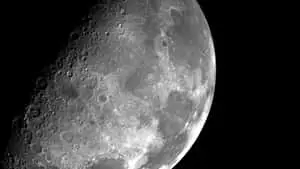 A Stunning High-Resolution Image of the Moon's Surface