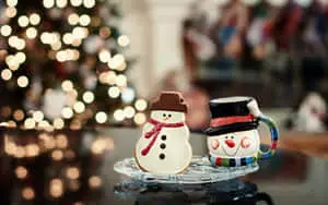 Celebrate Christmas with this Festive Desktop Wallpaper 
