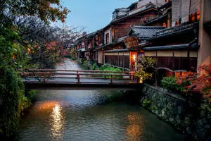 Japan 4K Autumn Bridge