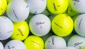 Tilteist Colored Golfing Desktop